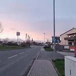 Modern Renovated In Burgau *