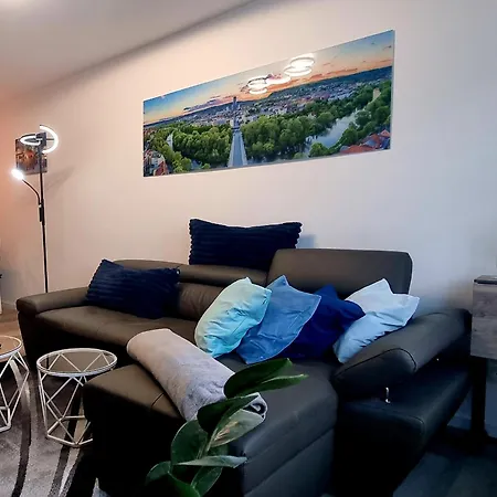 Modern Renovated In Burgau *