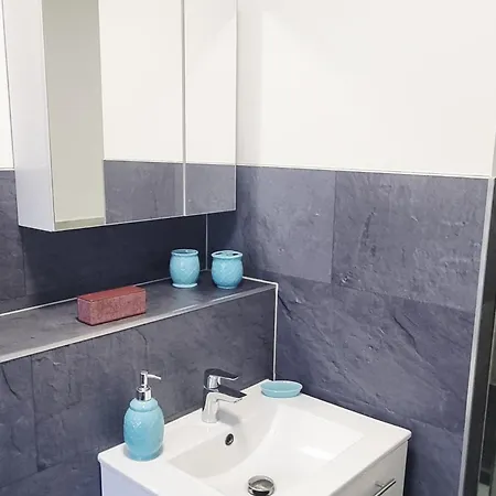 アパート Modern Renovated In Burgau *